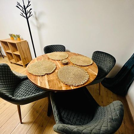 Apartment Fuer 2 Erwachsene Und 2 Kinder, Ausgestattet Mit Einem Weinkeller Und Einem Kleinen Hof - Self-Made Fruehstueck Inbegriffen 雷茨 外观 照片
