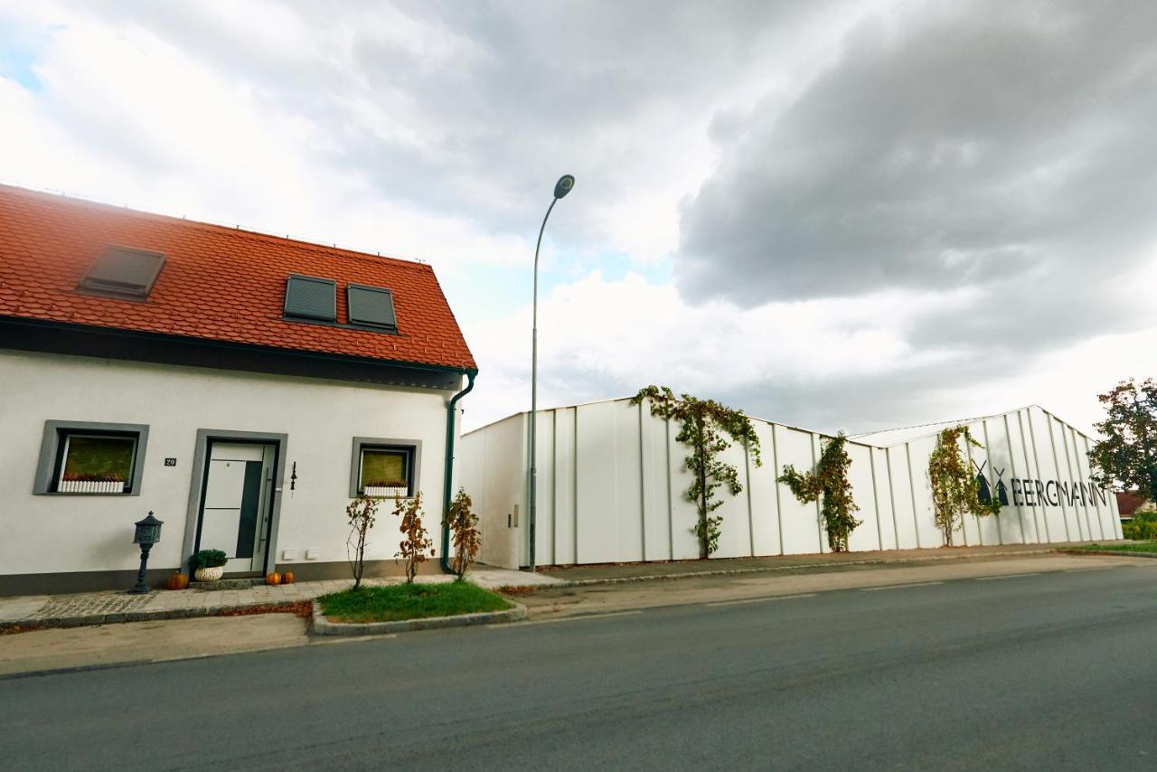 Apartment Fuer 2 Erwachsene Und 2 Kinder, Ausgestattet Mit Einem Weinkeller Und Einem Kleinen Hof - Self-Made Fruehstueck Inbegriffen 雷茨 外观 照片