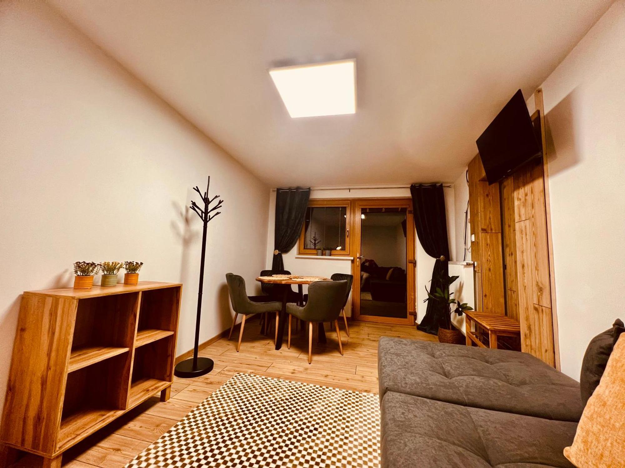 Apartment Fuer 2 Erwachsene Und 2 Kinder, Ausgestattet Mit Einem Weinkeller Und Einem Kleinen Hof - Self-Made Fruehstueck Inbegriffen 雷茨 外观 照片