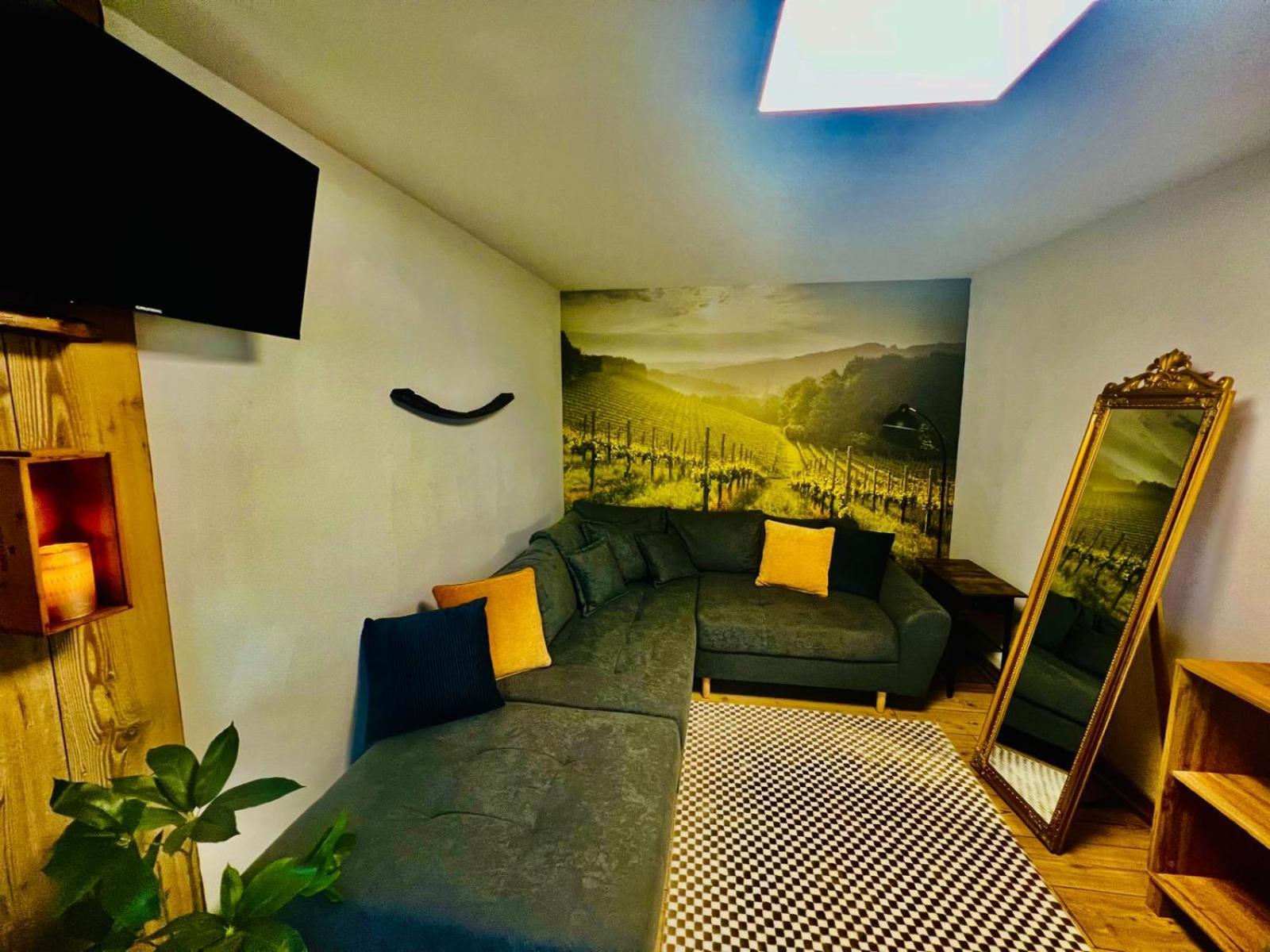 Apartment Fuer 2 Erwachsene Und 2 Kinder, Ausgestattet Mit Einem Weinkeller Und Einem Kleinen Hof - Self-Made Fruehstueck Inbegriffen 雷茨 外观 照片